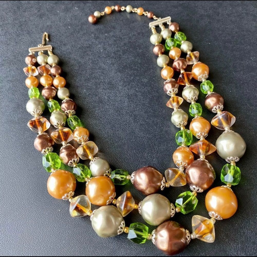 𝅺TRIPLE strand necklace, signed Japan